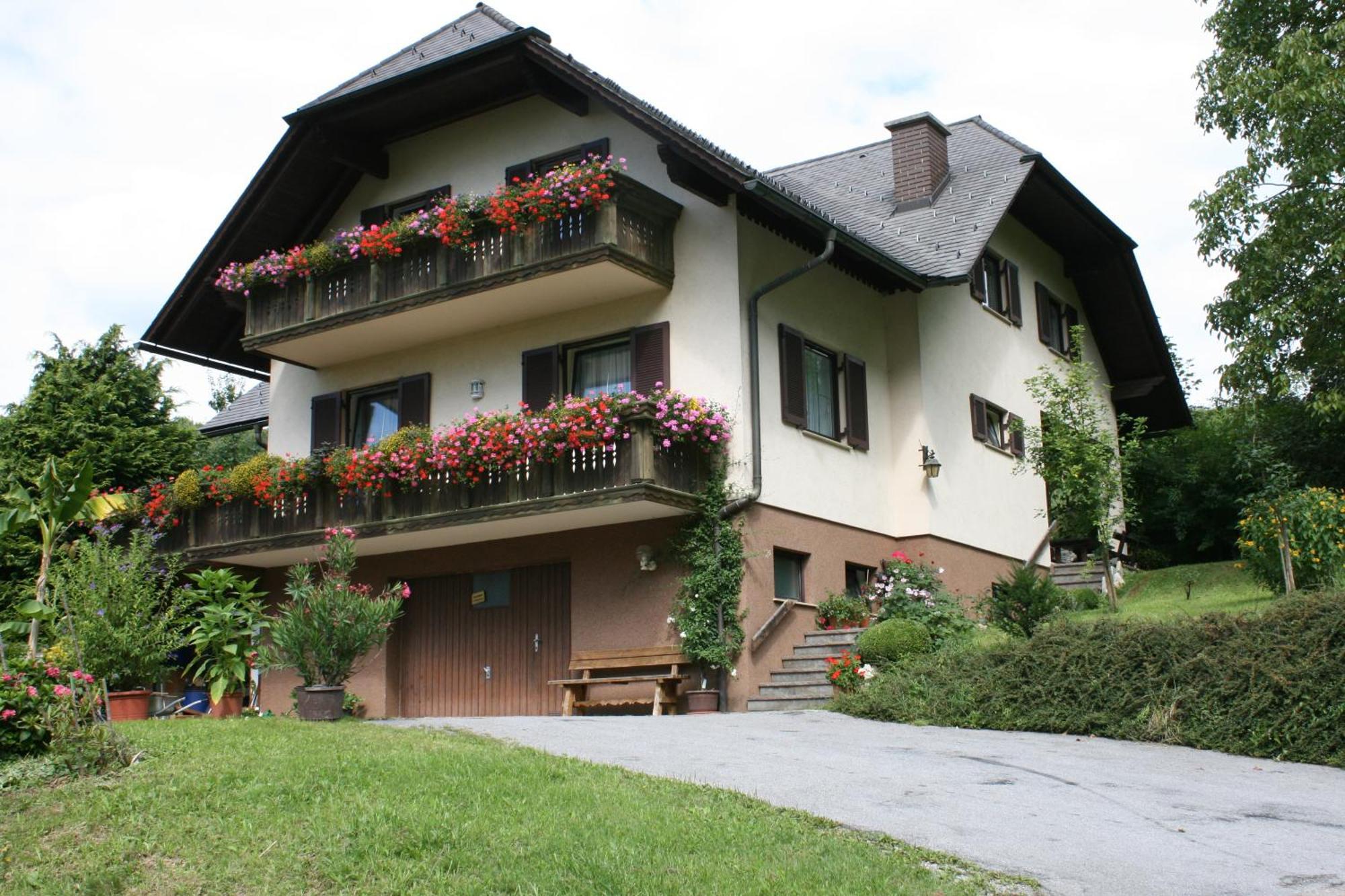 Gasthaus - Gaestehaus Schusterbauer Rein Exterior photo
